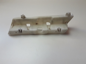   Stoßstangenhalter vorne 