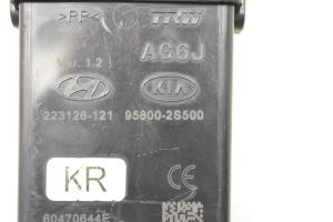 Kia Sportage (2010–2016) Control unit 958002S500 - 3