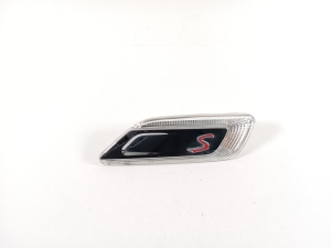   Front fender turn signal  - 7358469 