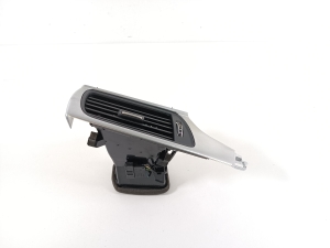 AUDI A7 (2010–2018) Dashboard air vent grilles 4G1820901E - 3