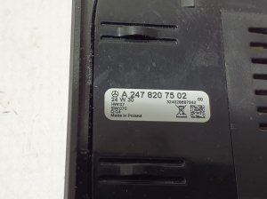 Mercedes Benz GLA-Class H247 (2019–2026) USB-pesa A2478207502 - 3