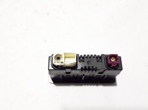Mercedes Benz GLA-Class H247 (2019–2026) USB-pesa A2478207502 - 4