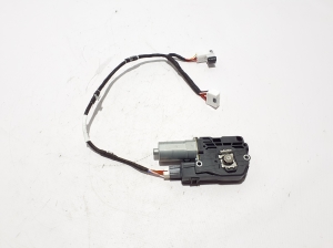 Mercedes Benz GLA-Class H247 (2019–2026) Schiebedachmotor A2139067003 - 2