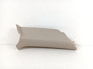   Interior trim of the rear strut  - 4G8867287 
