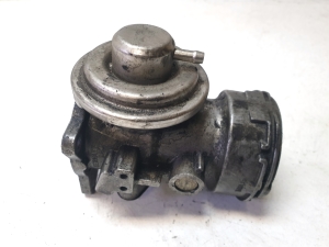 Volkswagen Passat B6 (2005–2010) EGR-klapp 038131501J - 4