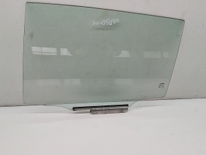 TOYOTA Verso (2009–2017) Aizmugurējo sānu durvju stikls 681040F040 - 3