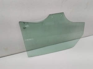 AUDI A4 B9 (2015–2026) Rear side door glass - 2