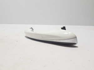Mercedes Benz GLA-Class H247 (2019–2026) Front door external opening handle and its details - 3