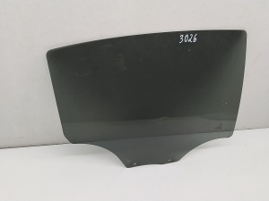 Peugeot 208 (2012–2019) Front door glass 9673360680 - 3