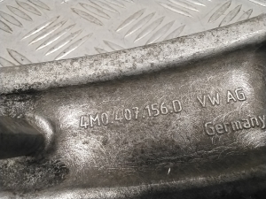 AUDI A8 D5 (2017–2026) Eesmine õõtshoob 4M0407156D - 4