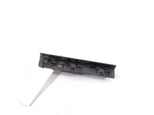 Rear bumper bracket - 4G8807889