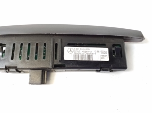 Mercedes Benz E-Class W207 (2009–2017) Parking system display A0015424623 - 3