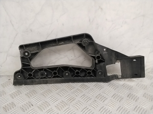 AUDI A8 D5 (2017–2026) Rear bumper bracket 4N0807453 - 4