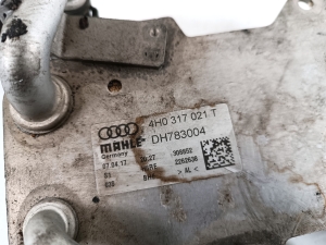 AUDI A7 (2010–2018) Õlijahuti 4H0317021T - 3