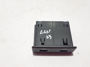 RENAULT Express IV (2021–2026) USB port 280233791R - 2