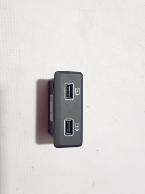   USB-Anschluss  - 280233791R 