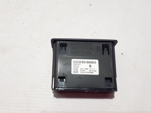 RENAULT Express IV (2021–2026) USB port 280233791R - 3