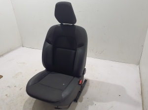 RENAULT Express IV (2021–2026) Vordersitz und seine Teile - 2
