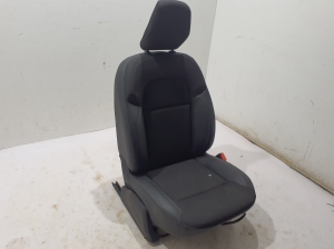 RENAULT Express IV (2021–2026) Vordersitz und seine Teile - 3