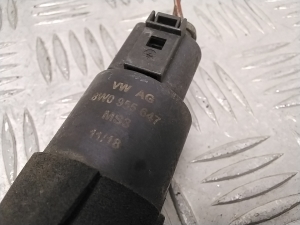 AUDI A8 D5 (2017–2026) Front headlight washer motor 8W0955647 - 3