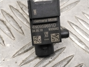 AUDI A8 D5 (2017–2026) Airbag sensor 4N0959651D - 3