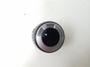 NISSAN Qashqai (2006–2013) Differential lock switch - 2