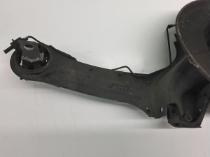 VOLVO XC60 (2008–2017) Tagumine rumm ja selle osad 31277866 - 4
