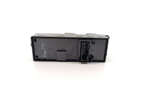 Mitsubishi Outlander (2012–2021) Front door glass switch 8608A417 - 2