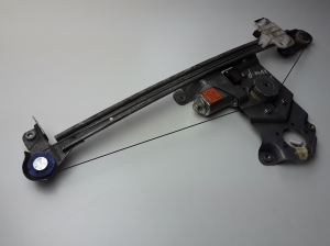 Isuzu D-Max (2002–2012) Rear side door window regulator and its parts 8981515930 - 3