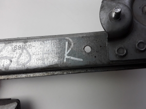 TOYOTA Aygo B 10 (2005–2014) Priekšējo durvju logu pacēlājs un tā daļas 698100H020 - 2