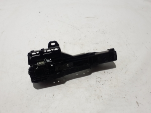 RENAULT Clio V (2019–2026) Front door external opening handle and its details - 3