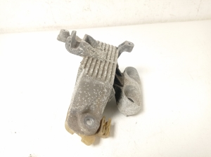 Opel Astra K (2015–2021) Engine mount 13493927 - 2