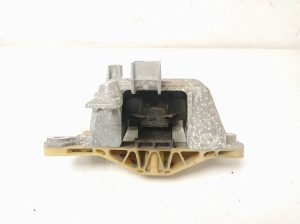 Opel Astra K (2015–2021) Engine mount 13493927 - 3