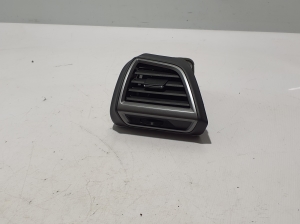   Armaturenbrett Lüftungsgitter  - 66110SJ110 