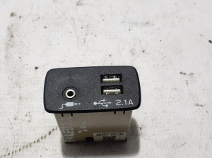   USB-Anschluss  - 86257VA130 