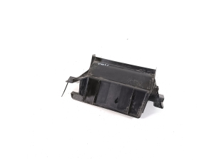 Mitsubishi Outlander (2012–2021) Front grille bracket 7450B022 - 3