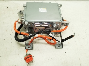 Mitsubishi Outlander (2012–2021) Wechselrichter (Inverter) 9481A151 - 3