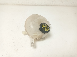   Coolant reservoir  - 13459964 