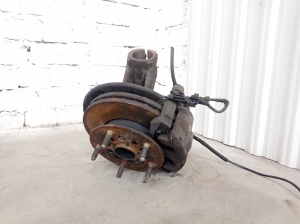 Front wheel hub