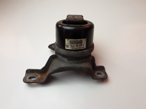 VOLVO S60 II (2010–2018) Engine mount 30671245 - 3