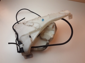 Front washer fluid reservoir - 31253149