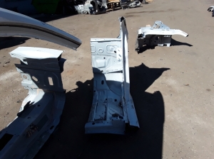 RENAULT Express IV (2021–2026) Front outrigger 641009264R - 3