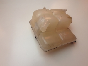 Ford Focus (2011–2018) Coolant reservoir 8V618K218A - 3
