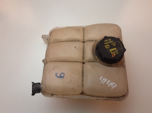 Ford Focus (2011–2018) Coolant reservoir 8V618K218A - 4