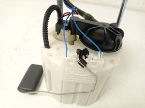 Opel Astra K (2015–2021) Kütusepump paagis 13507894 - 3