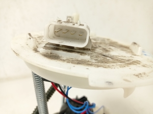Opel Astra K (2015–2021) Kütusepump paagis 13507894 - 4