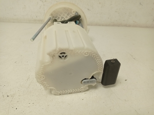 Opel Astra K (2015–2021) Kütusepump paagis 13507894 - 5