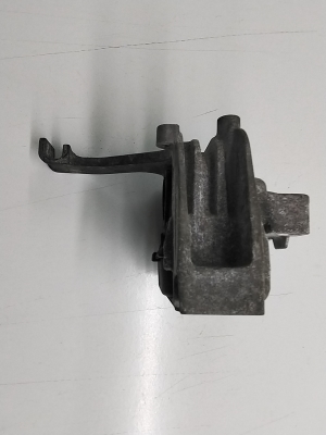Seat Leon (2012–2026) Motorlager 5Q0199262BH - 4
