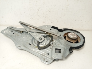 Kia Sportage (2010–2016) Priekšējo durvju logu pacēlājs un tā daļas 824703U130 - 2