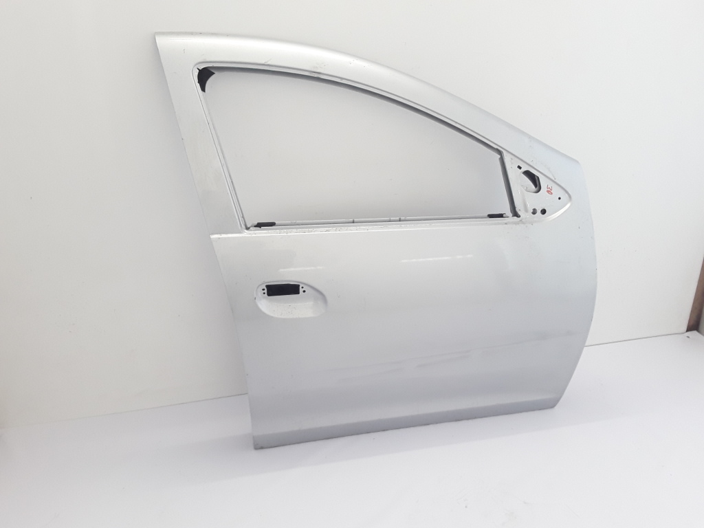 DACIA Sandero 2 generation (2013-2020) Front Right Door 801000083R 21082494